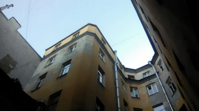 За три года КГИОПу не удалось добиться сноса мансарды на Колокольной - «Свежие новости строительства»