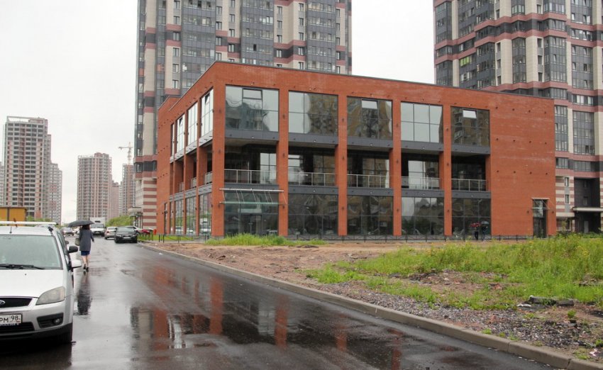 На улице Доблести достроили трехэтажный спорткомплекс - «Свежие новости строительства»