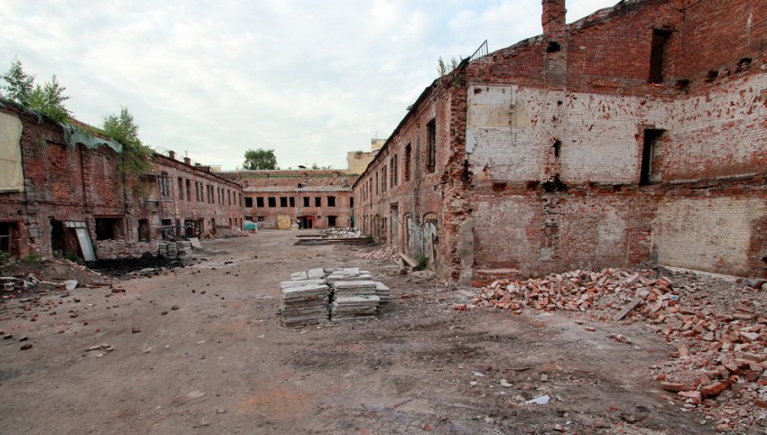 Во дворах на Гороховой улице взялись за заброшенный флигель - «Свежие новости строительства»