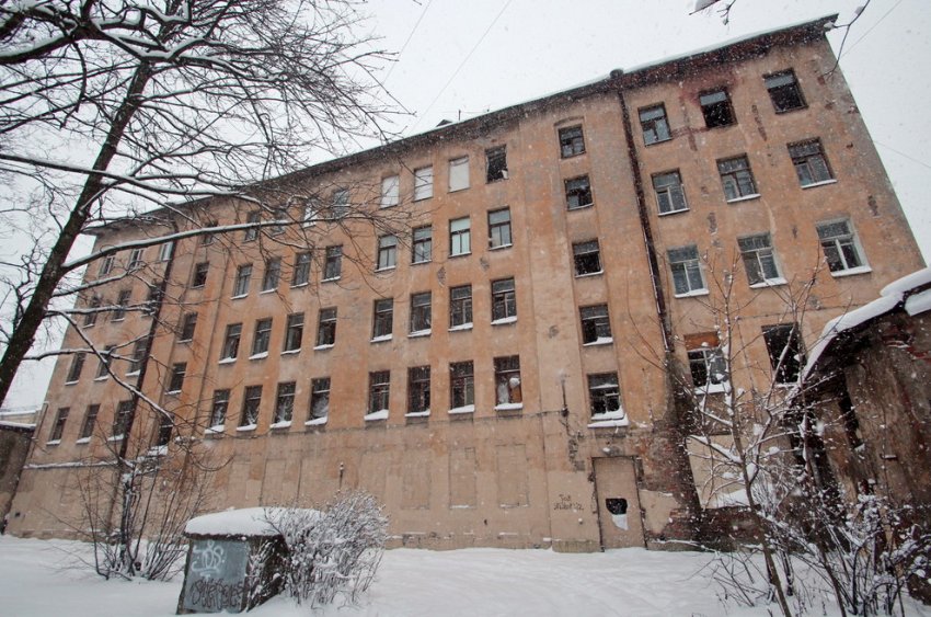 На Бумажном канале капитально ремонтируют аварийный жилой дом - «Свежие новости строительства»