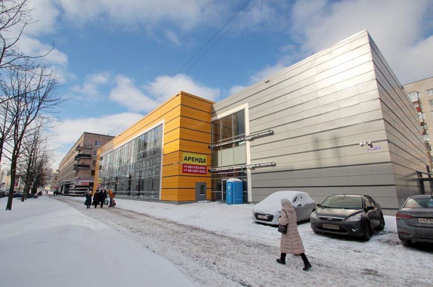 Сквер на Звездной улице застроили торговым центром - «Свежие новости строительства»