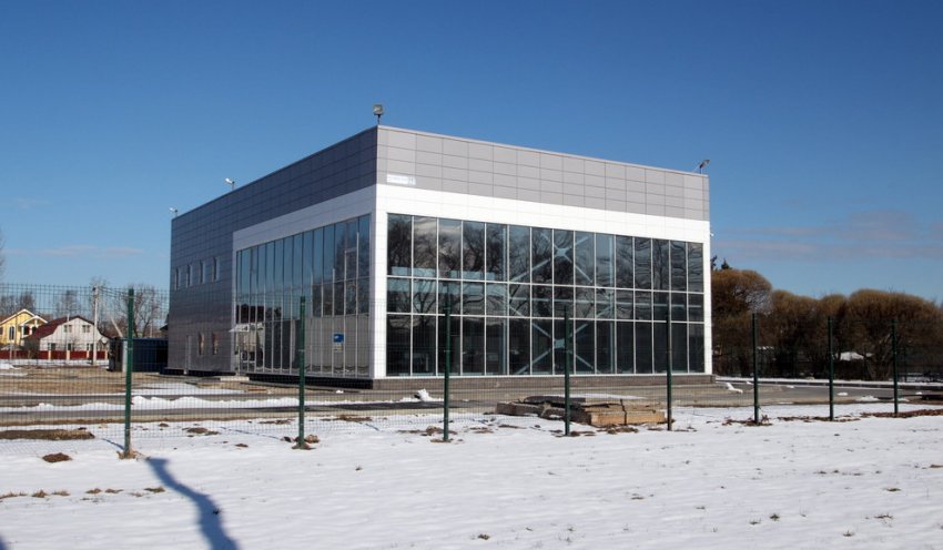 На Таллинском шоссе построили простейшую торговую стекляшку - «Свежие новости строительства»