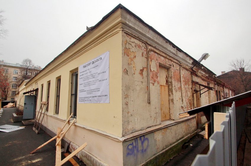 Во дворах на 19-й линии В. О. частично разобрали старинное здание - «Свежие новости строительства»