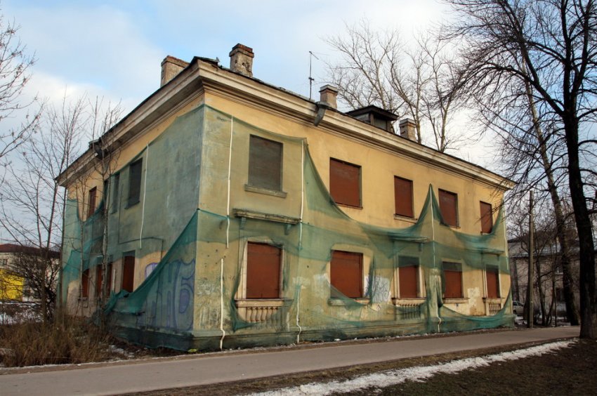 На проспекте Ленина в Красном Селе снесли двухэтажную «сталинку» - «Свежие новости строительства»