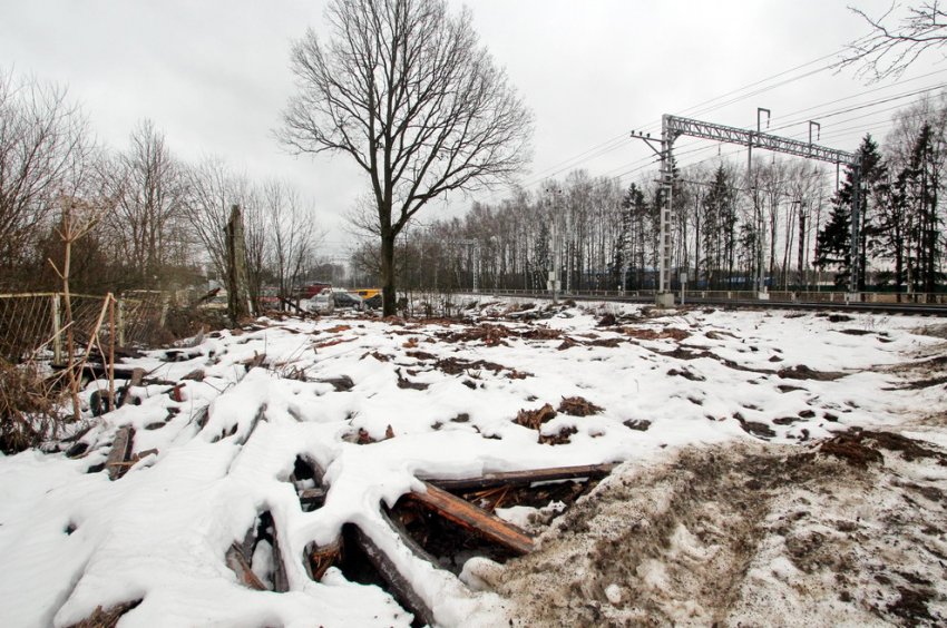 У переезда на дороге в Каменку снесли старинный деревянный дом - «Свежие новости строительства»