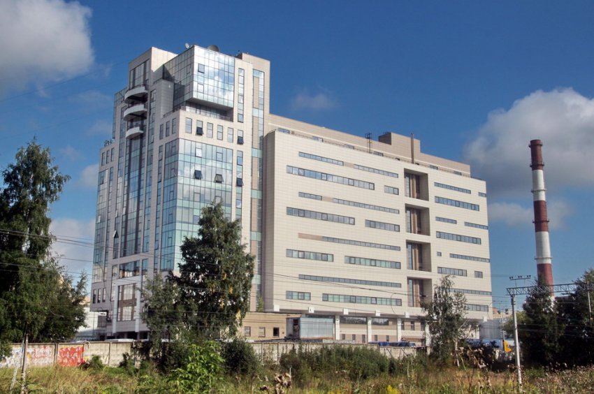 У Кушелевского путепровода построили бизнес-центр в «стиле» хаотизм - «Свежие новости строительства»