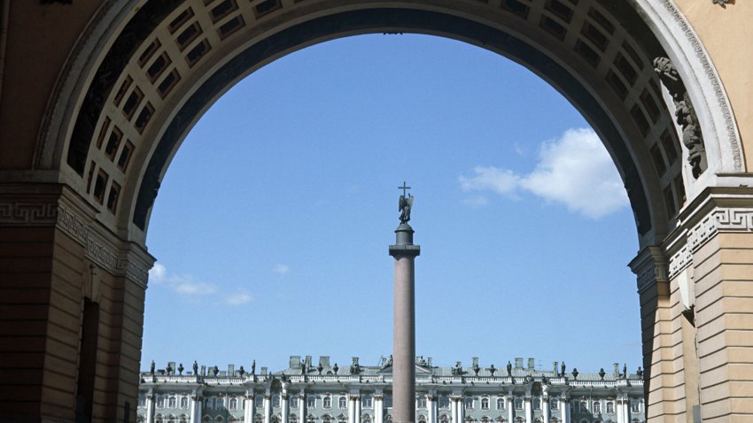 Эрмитаж возобновил работу экспозиций после ограничений из-за COVID-19 - «Недвижимость»