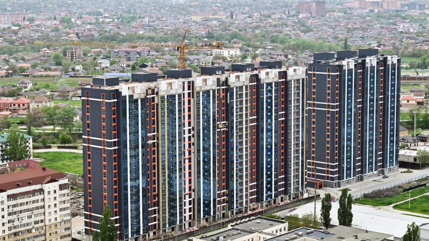 Ввод жилья в России за полгода снизился на 1% - «Строительство»