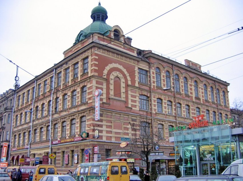 На Среднем проспекте снесли магазин, перекрывавший 6–7-ю линии - «Свежие новости строительства»