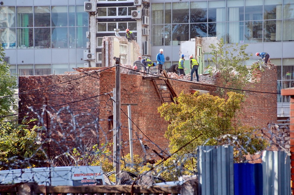 Незаконно снесенный дворовый флигель на Выборгской набережной воссоздали - «Свежие новости строительства»
