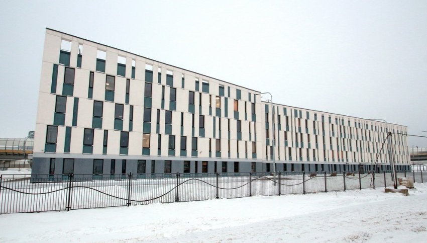 На набережной Миклухо-Маклая построили хаотистическую поликлинику - «Свежие новости строительства»