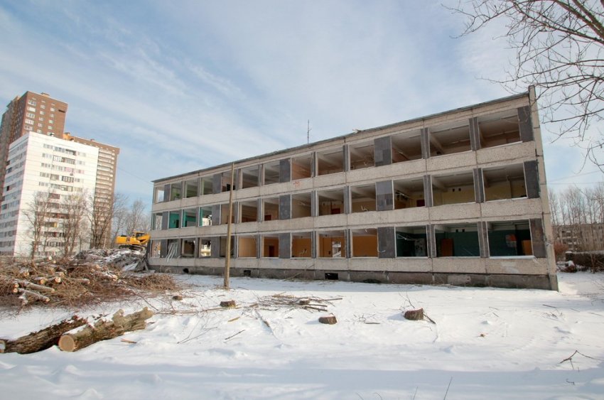 На улице Добровольцев советскую школу заменили новой - «Свежие новости строительства»