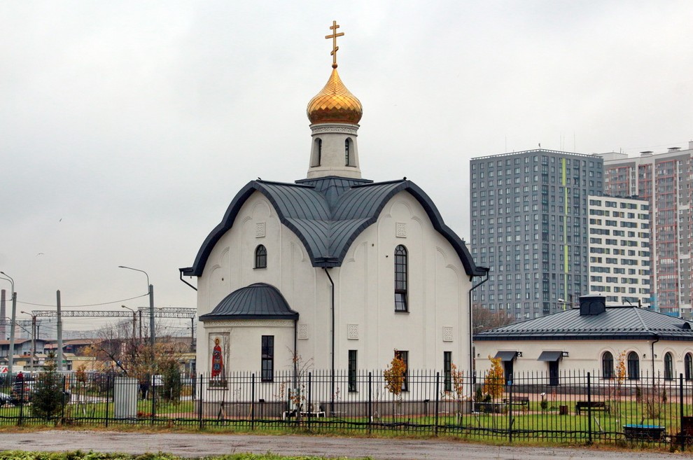 У Балканской площади «построили» Александро-Невскую церковь - «Свежие новости строительства»