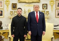 Застенчивый Трамп нежно пинает Зеленского: скрытая опасность для России - «Недвижимость»